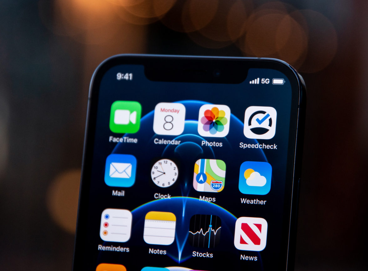 黔南苹果手机维修分享为什么 iPhone 12 在冬季会自动关机 